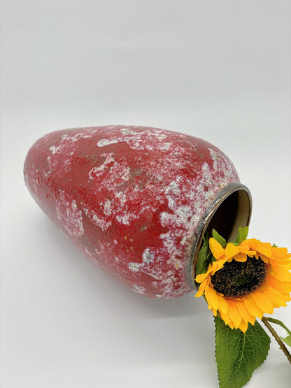 Fashionable Red Frosted Ceramic Oval Vase – Stylish Home Décor