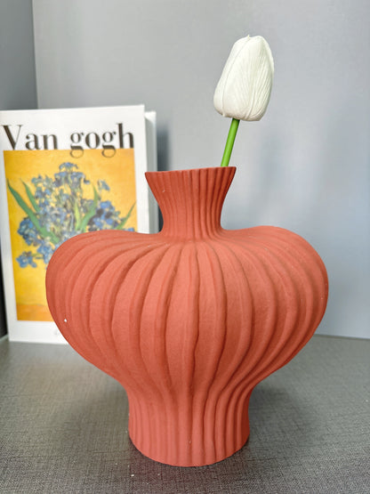 Ceramic Vase in Red Lantern Shape – Decorative Lantern Design for Home Décor