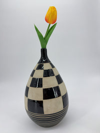 HTPottery Hand-made vase with black and white check rhyme