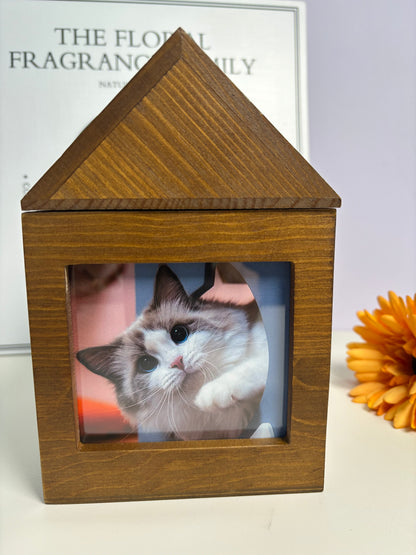 Wooden Pet Urn in House Shape – Customizable Memorial with Replaceable Photo