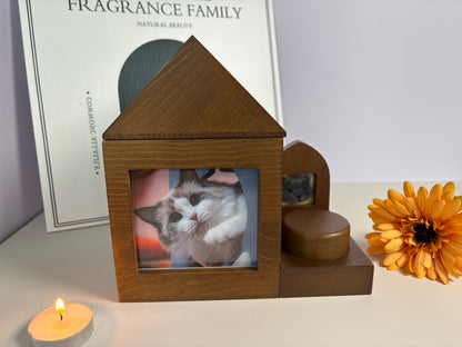 Wooden Pet Urn in House Shape – Customizable Memorial with Replaceable Photo