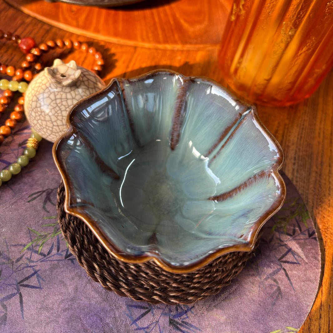 Retro Striped Ceramic Teacup - Unique Wave-Shaped Rim, Vintage-Inspired Design