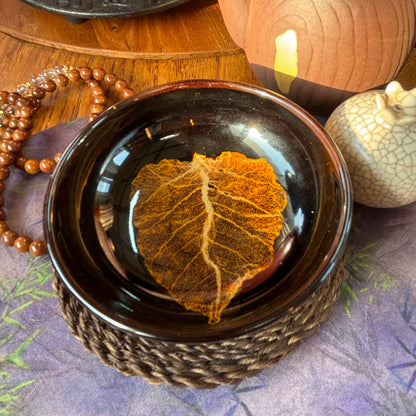 Round Ceramic Teacup with Real Leaf Inside – Unique Handcrafted Design, No Two Alike